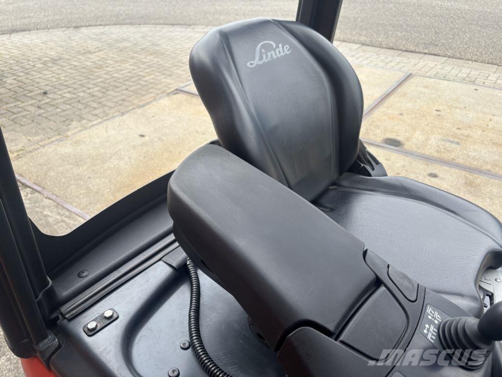 Linde E15-02 バッテリーフォークリフト