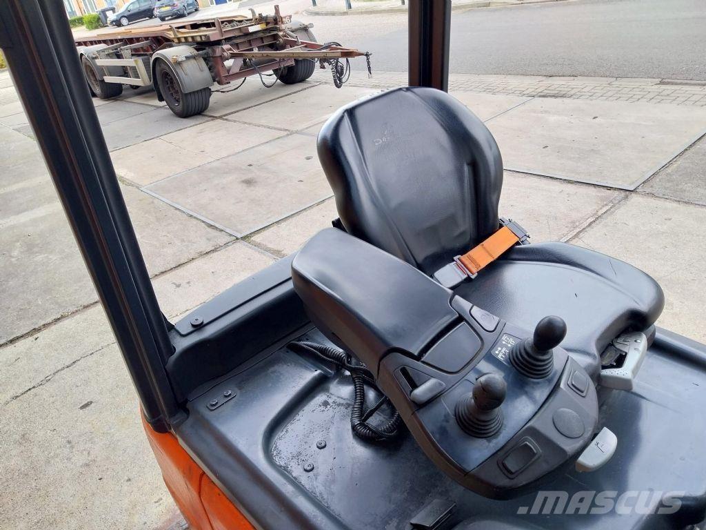 Linde E20L-02 バッテリーフォークリフト