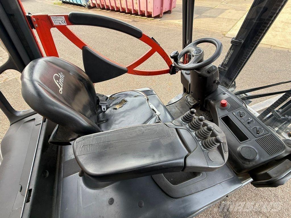 Linde E30-01 バッテリーフォークリフト