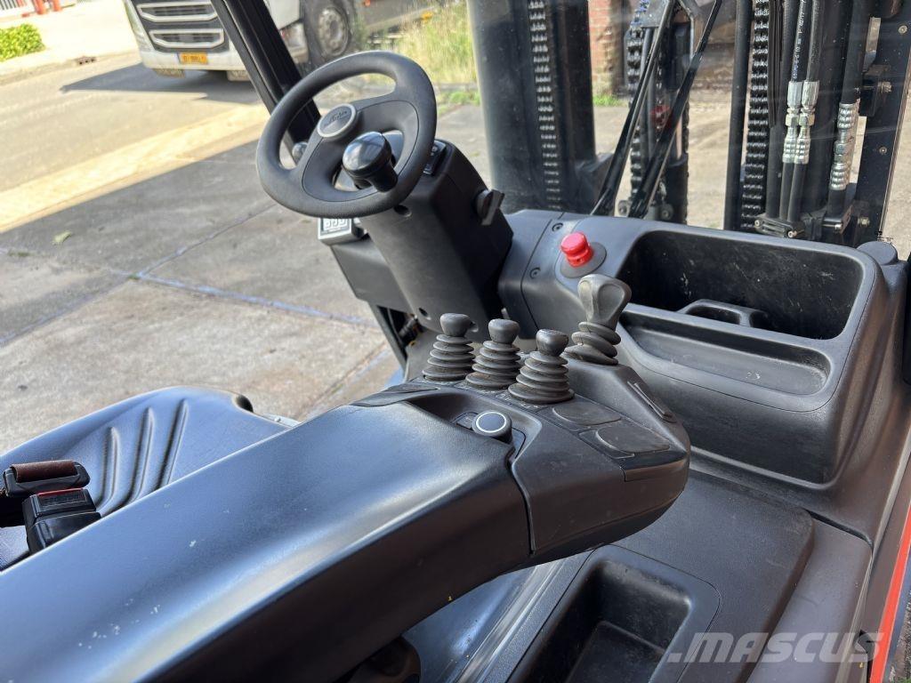 Linde E30-01 バッテリーフォークリフト