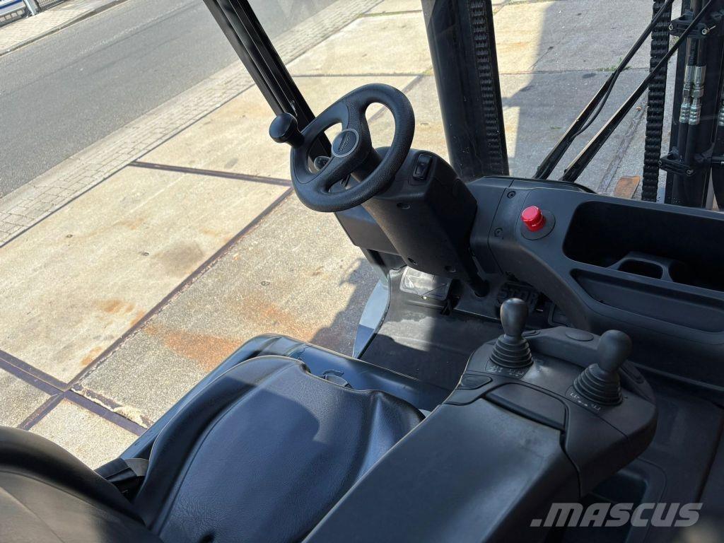 Linde E30L-01 バッテリーフォークリフト