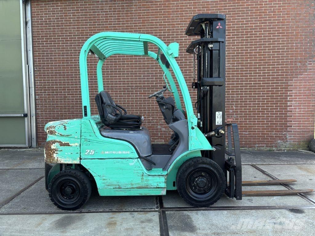 Mitsubishi FD25N ディーゼル・軽油