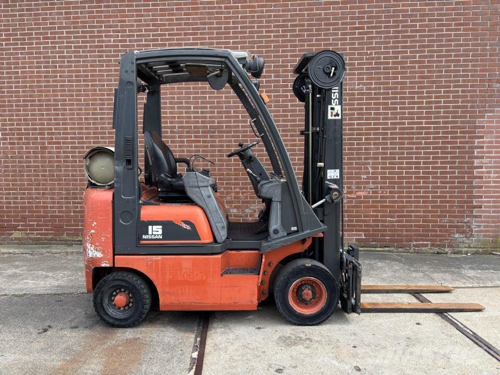 Nissan PD01A15PO LPGフォークリフト