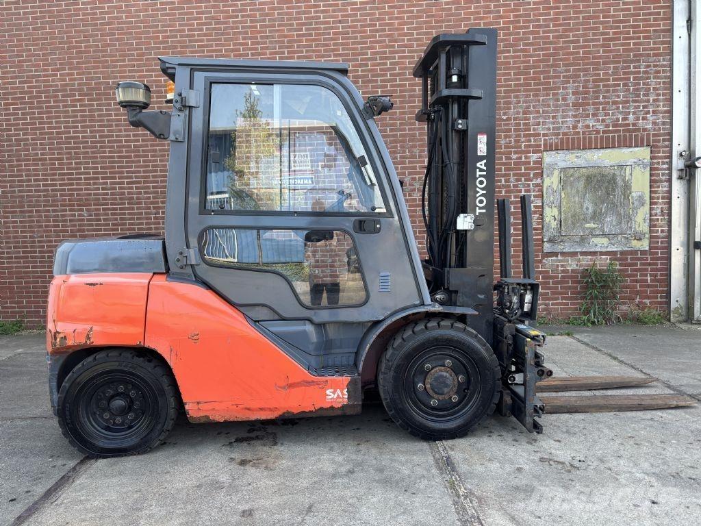 Toyota 40- 8FD40N ディーゼル・軽油