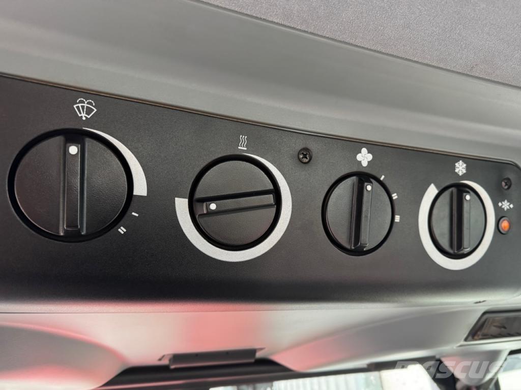 CASE MX 135 トラクター