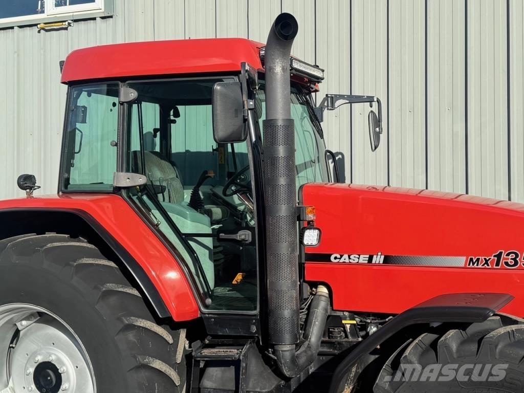 CASE MX 135 トラクター