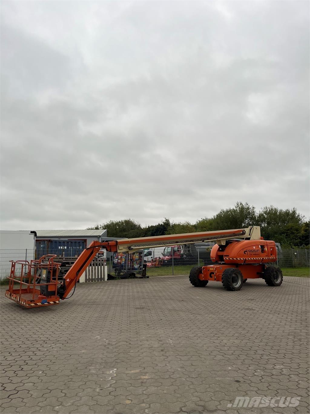 JLG 860 SJ ブームリフト　直伸型