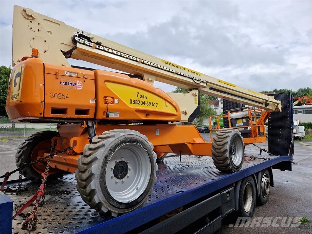 JLG M 600 JP ブームリフト　直伸型