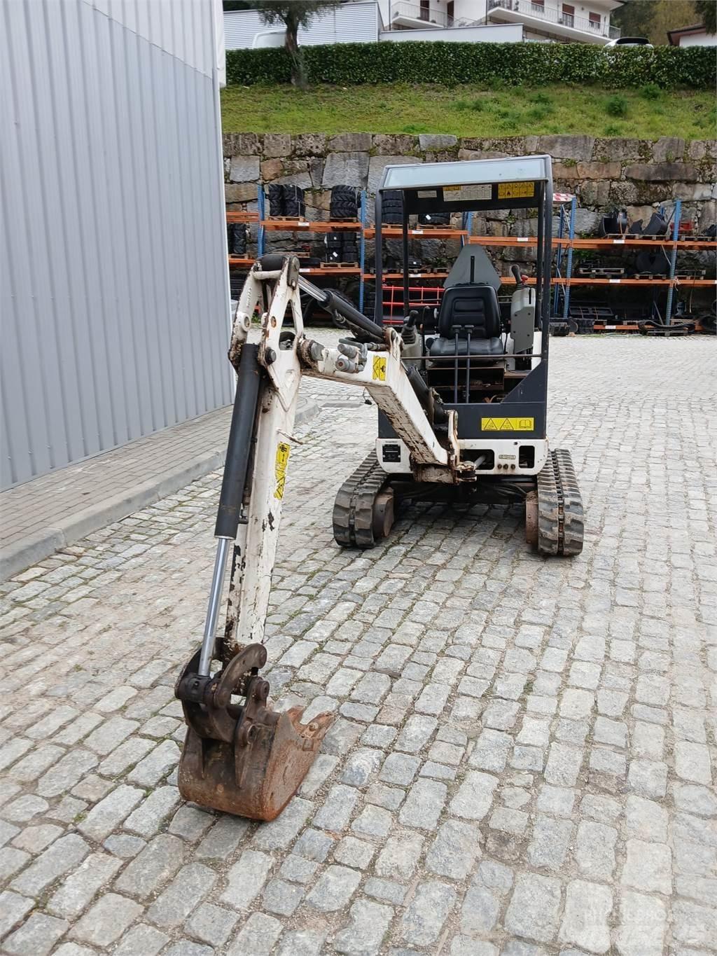 Bobcat 323 ミニ油圧ショベル 7t以下（ミニユンボ・ミニディガー）