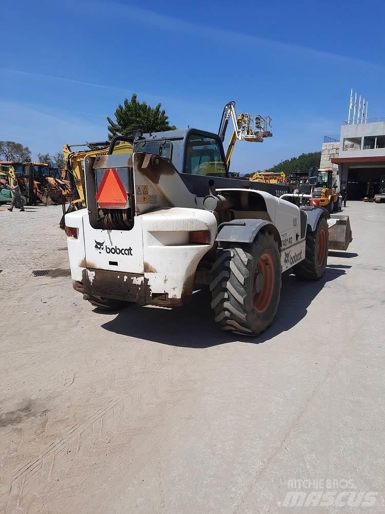 Bobcat T40-140 リーチフォークリフト