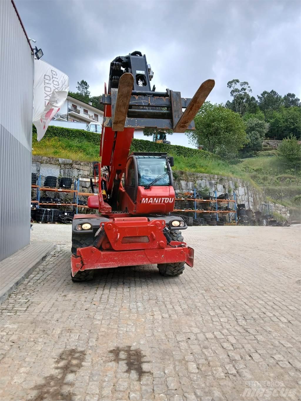 Manitou MRT2150+ リーチフォークリフト