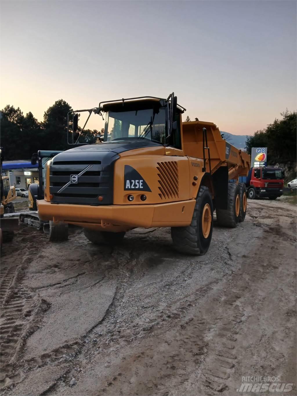 Volvo A25E サイト　ダンプ