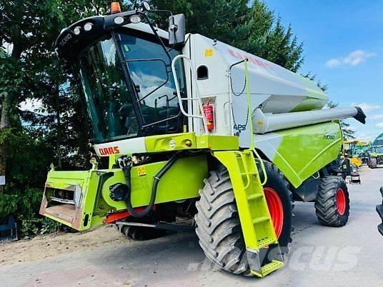 CLAAS Tucano 450 APS コンバイン
