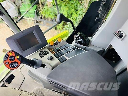 CLAAS Tucano 450 APS コンバイン