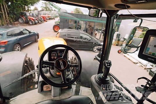 JCB FASTRAC 4220 トラクター