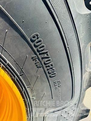 JCB FASTRAC 4220 トラクター