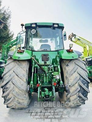 John Deere 8310 トラクター