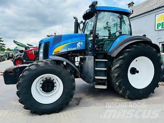 New Holland T8020 トラクター