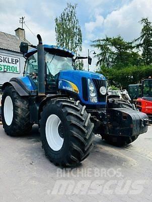 New Holland T8020 トラクター