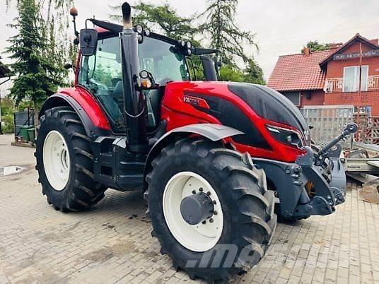 Valtra T154 トラクター
