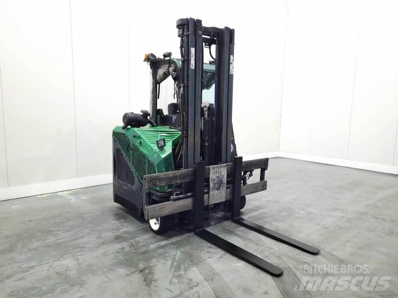 Combilift C3000 CB 全方向リーチ型フォークリフト