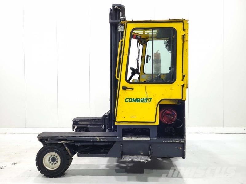 Combilift C5000XL 全方向リーチ型フォークリフト