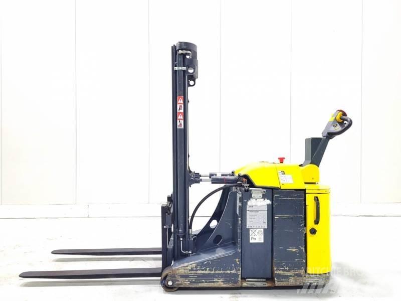 Combilift CS1500 自走式スタッカー