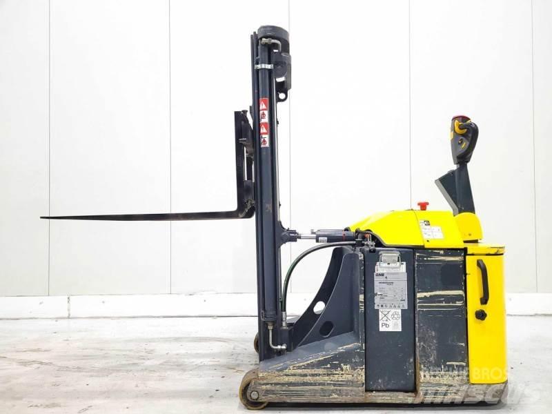Combilift CS1500 自走式スタッカー