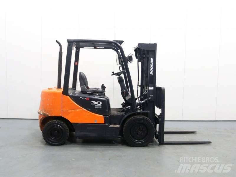 Doosan D30S-5 ディーゼル・軽油