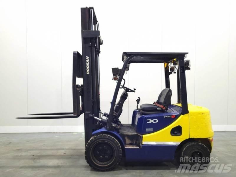 Doosan D30S-5 ディーゼル・軽油