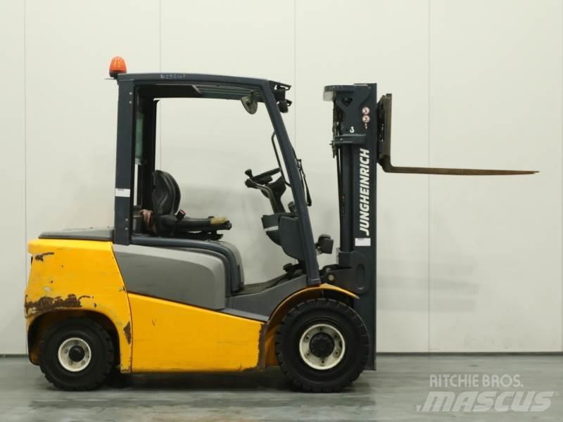 Jungheinrich DFG 425 ディーゼル・軽油