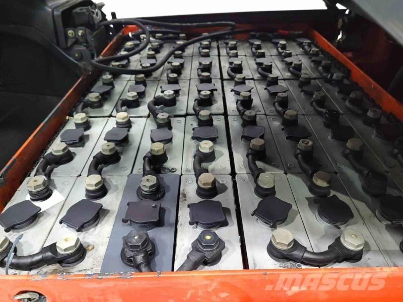 Linde E30-01 バッテリーフォークリフト