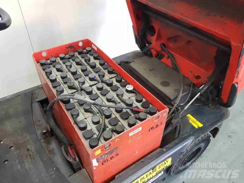 Linde P60 126 トーイングトラック