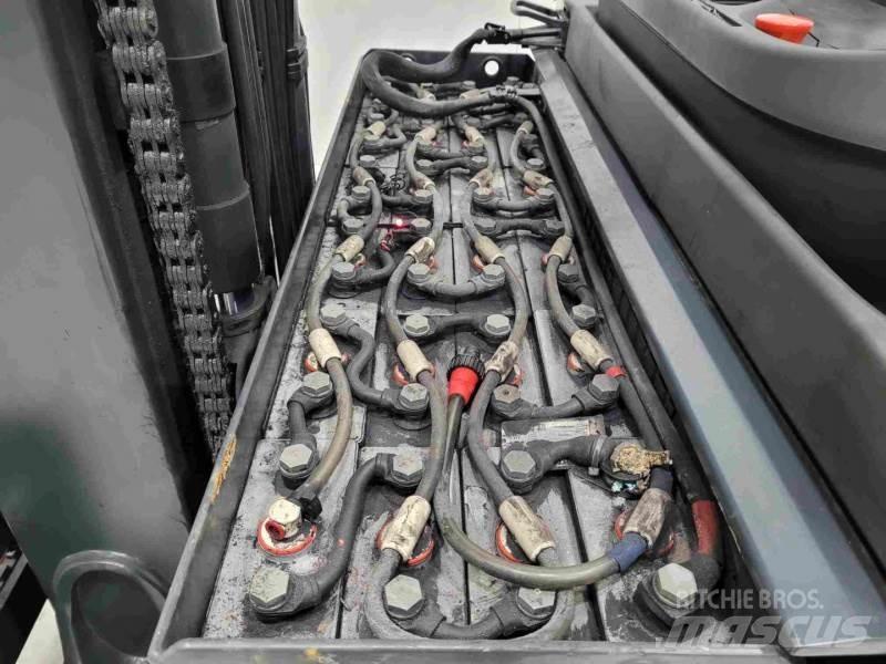 Linde R20-01 リーチフォークリフト
