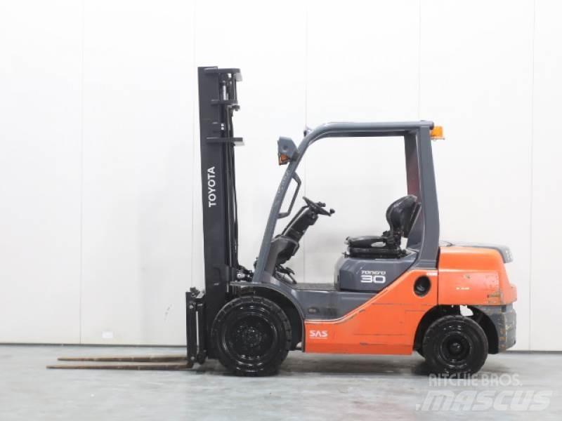 Toyota 02-8FDF30 ディーゼル・軽油