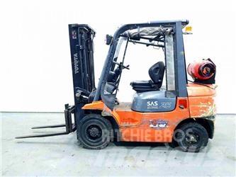 Toyota 42-7FGF25 LPGフォークリフト