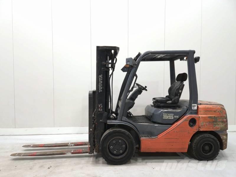 Toyota 52-8FDJF35 ディーゼル・軽油