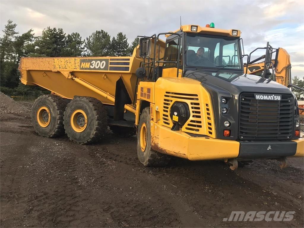 Komatsu HM300-5 アーティキュレート式ダンプトラック