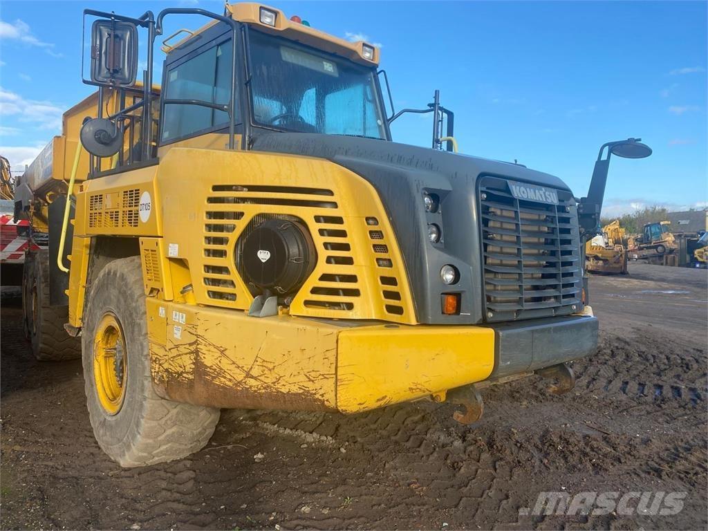 Komatsu HM300-5 アーティキュレート式ダンプトラック
