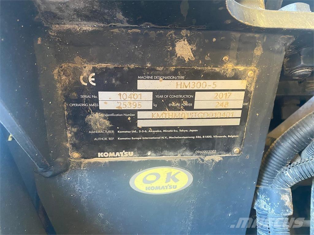 Komatsu HM300-5 アーティキュレート式ダンプトラック