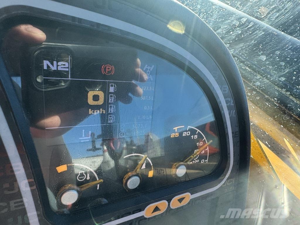 JCB  テレスコーピックハンドラー