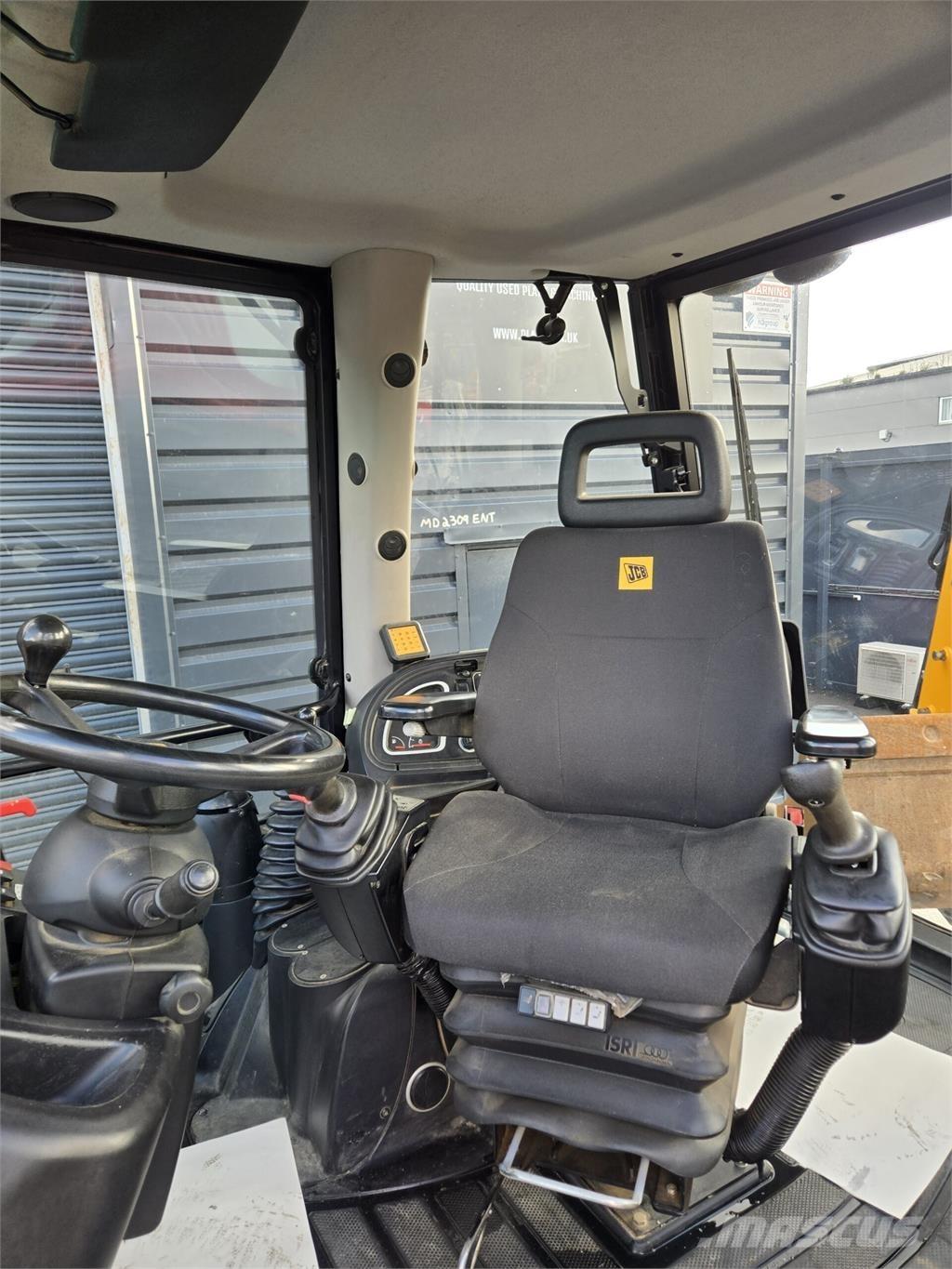JCB 3CX バックホーローダー