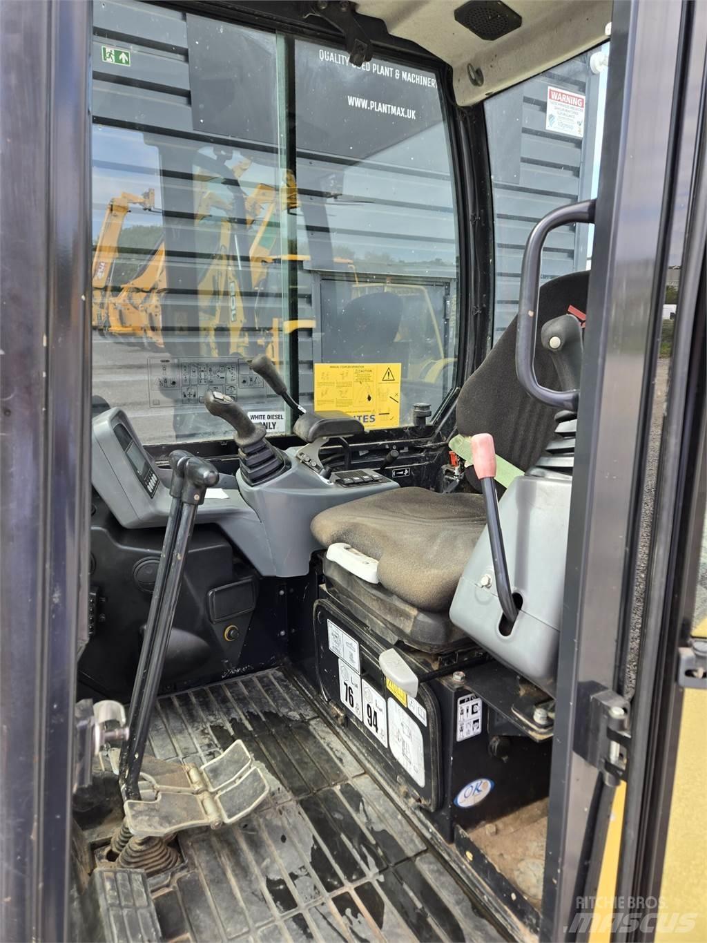 Yanmar SV26 ミニ油圧ショベル 7t以下（ミニユンボ・ミニディガー）