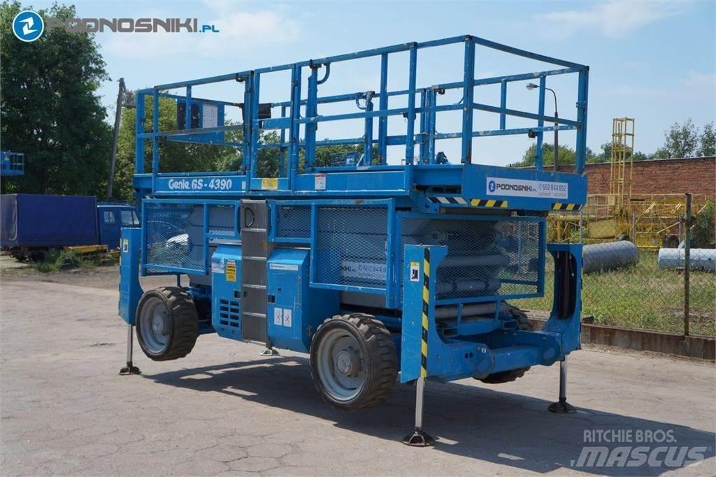 Genie 4390 RT シザースリフト