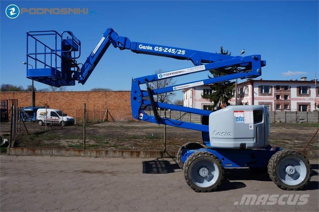Genie Z45/25J ブームリフト　屈伸型