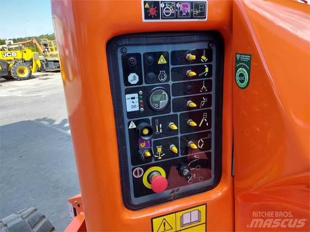 JLG E450AJ ブームリフト　屈伸型