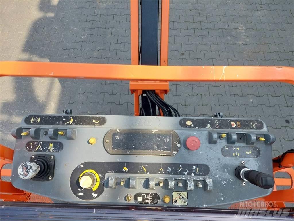 JLG M600JP ブームリフト　屈伸型