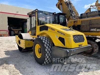 Bomag BW213DH-5 建設機械 -　その他