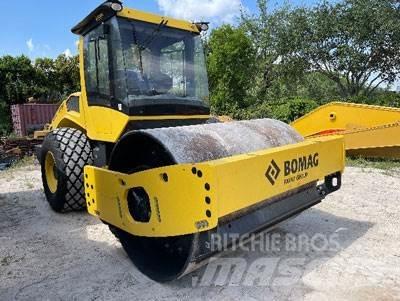 Bomag BW213DH-5 建設機械 -　その他