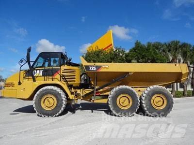 CAT 725 アーティキュレート式ダンプトラック